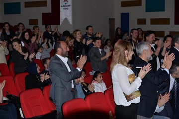Timhan Çocuk Kulubü 23 Nisan Ulusal Egemenlik ve Çocuk Bayramı gösterisi