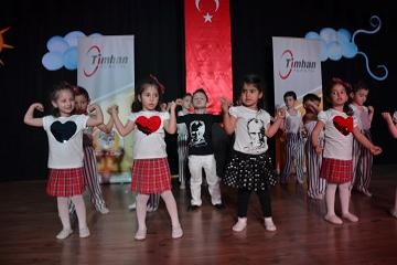Timhan Çocuk Kulubü 23 Nisan Ulusal Egemenlik ve Çocuk Bayramı gösterisi